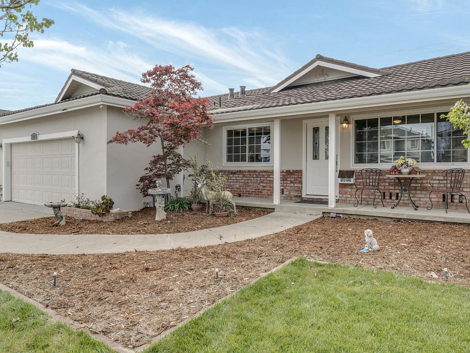 1st image of 1311 Poe Ln