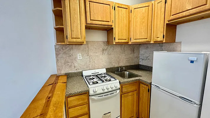 Rented by HOLTON REAL ESTATE INC. | media 19