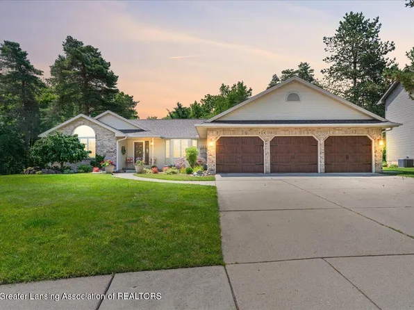 11650 Woodspointe Dr, Grand Ledge, MI 48837