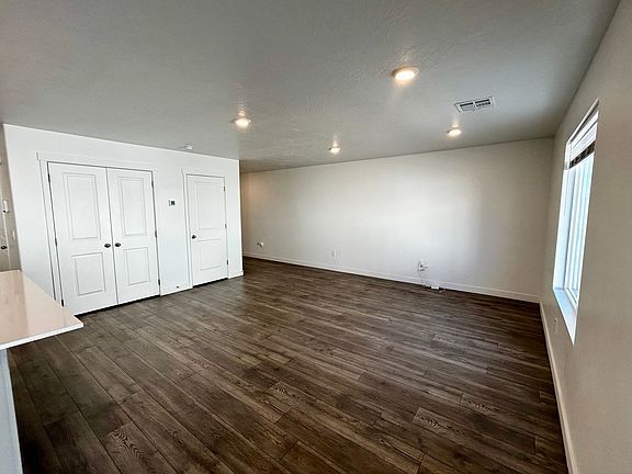 4th image of 388 W 2025 N