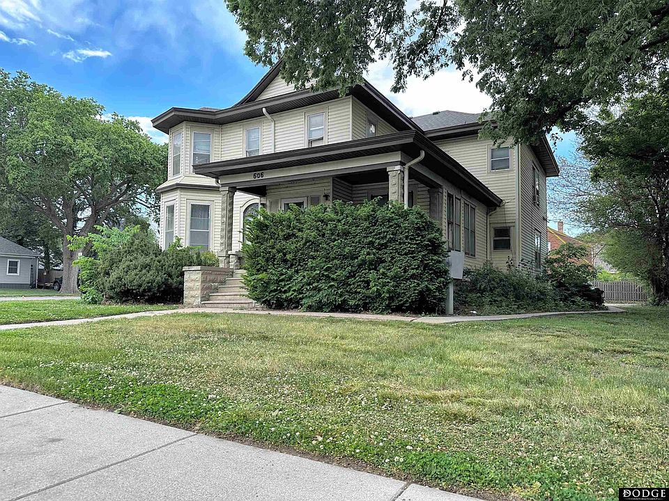1st image of 606 E Military Ave