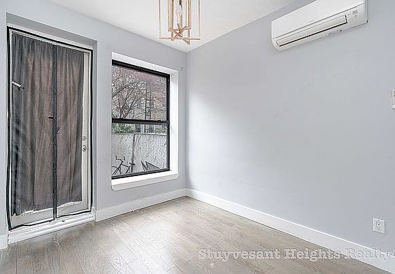 3rd image of 484 Harman St
