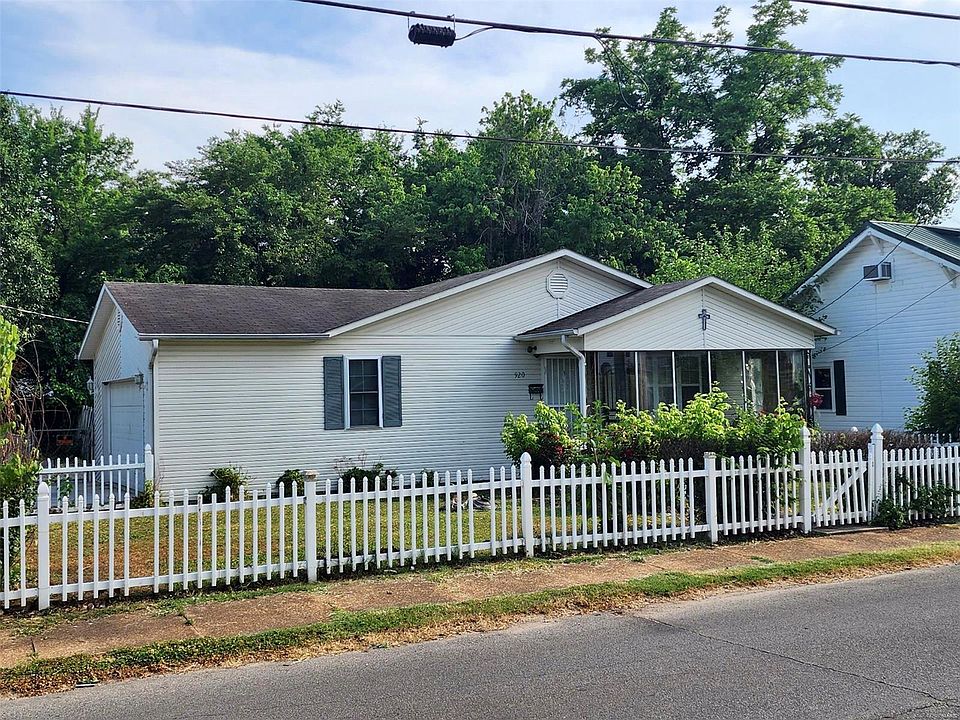 1st image of 920 W Harper St