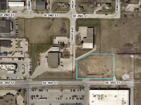 311 SE 3rd St, Ames, IA 50010