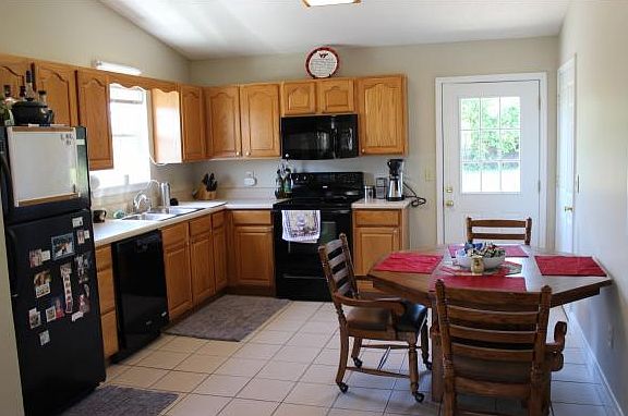 5th image of 1018 Justus Dr