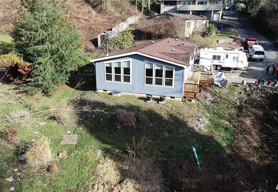 1st image of 3351 NE 202nd St