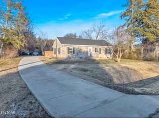 1510 Middlesettlements Rd, Maryville, TN 37801