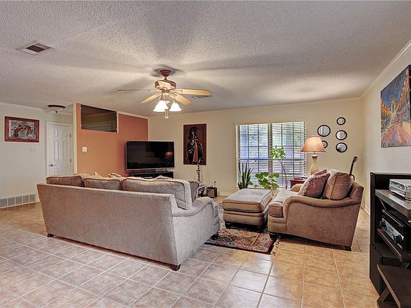 5th image of 3411 Hampshire Dr