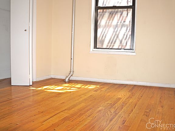 3rd image of 310 W 14th St APT 1D