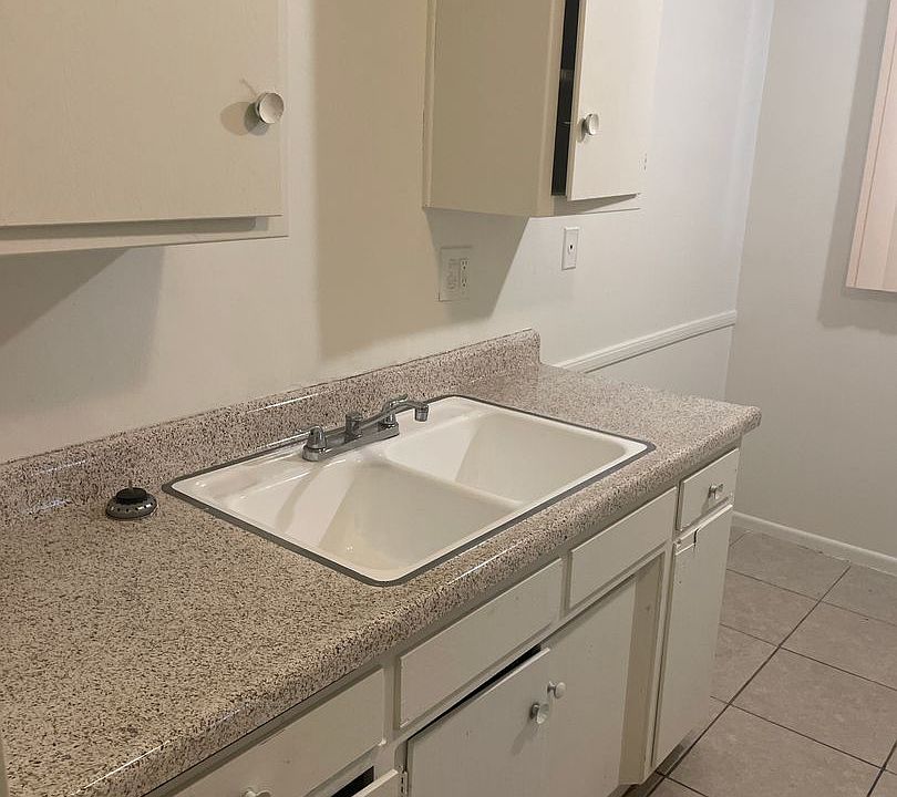 1st image of 179 E Ralston Ave APT 4
