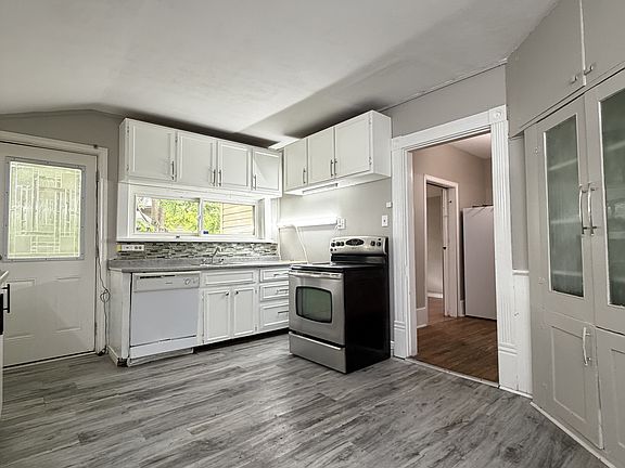 2nd image of 337 Maxwell St