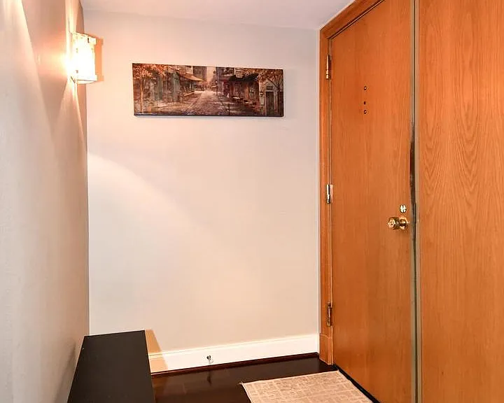 1301 N Ct #1005 — Photo 3