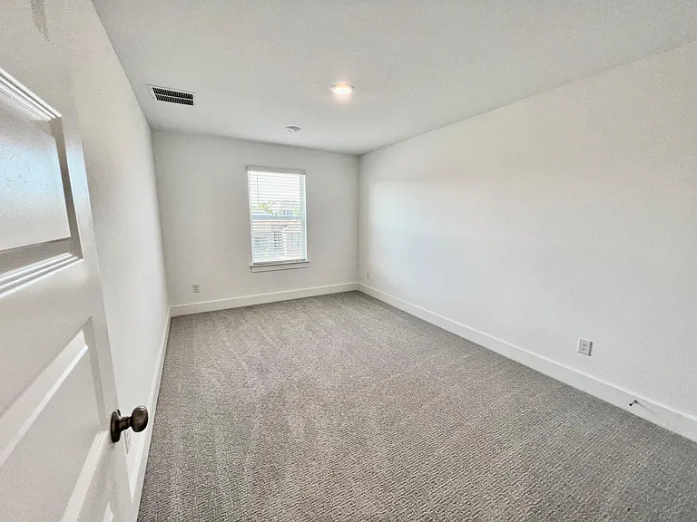 120 Green Knoll Ln — Photo 49