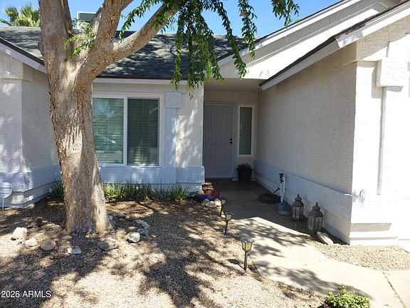 3rd image of 1664 E KENT Avenue