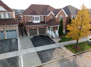 25 Bevan Cres, Ajax, ON L1T4N3