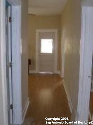 3rd image of 923 W ROSEWOOD