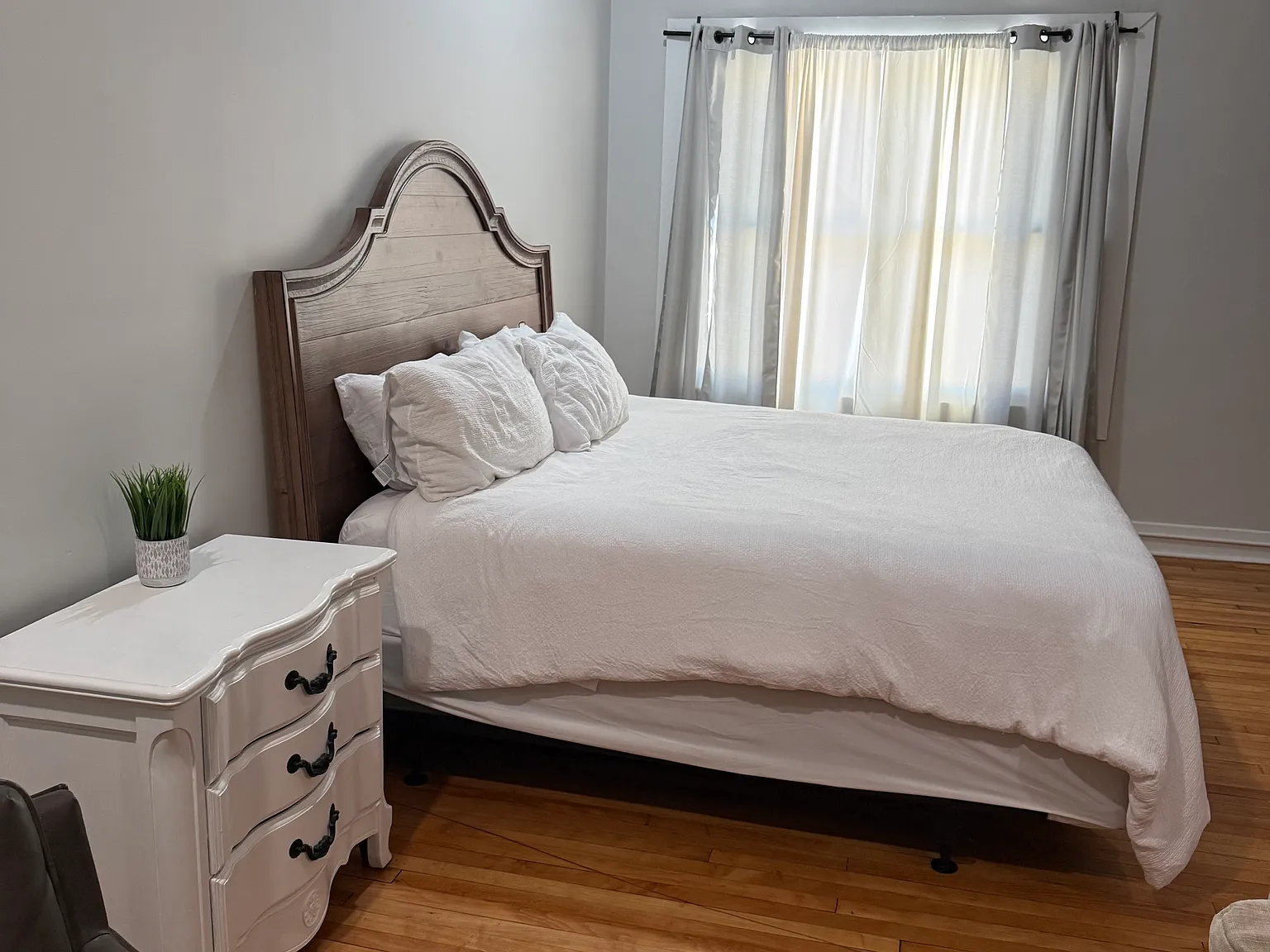 Studio, 550 sqft, $1,250 — Photo 2