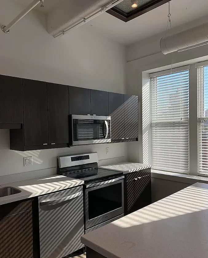 Building Photo - 120 3rd Ave SW #3