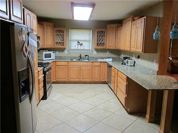 3rd image of 3900 Lake Villa Dr