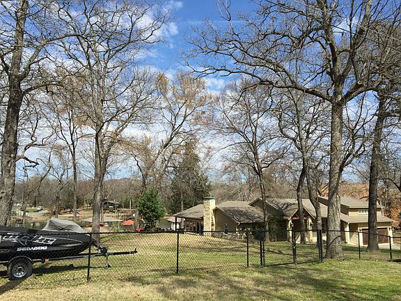 2nd image of 126 Lake Terrace Dr