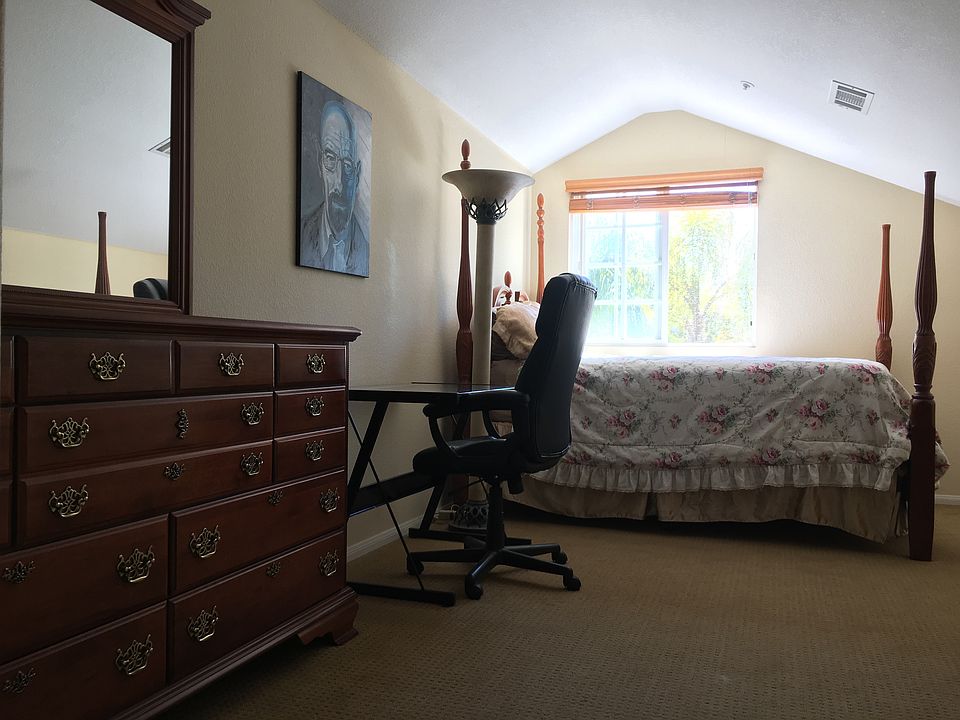 1st image of 562 Cypress Hills Dr