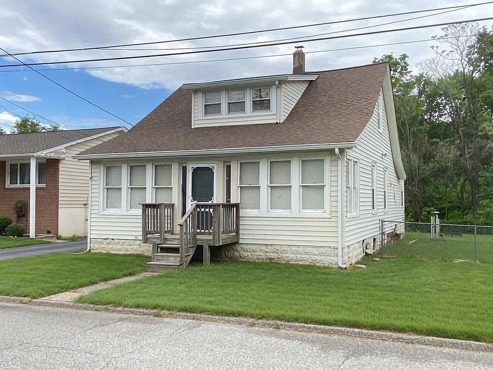 1st image of 817 Broadview Blvd N