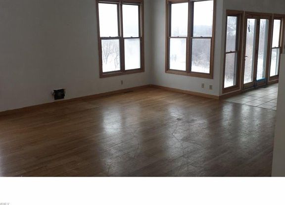 5th image of 9006 Clay St