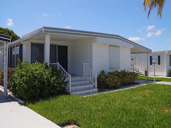 3rd image of 5261 SW 22nd Avenue