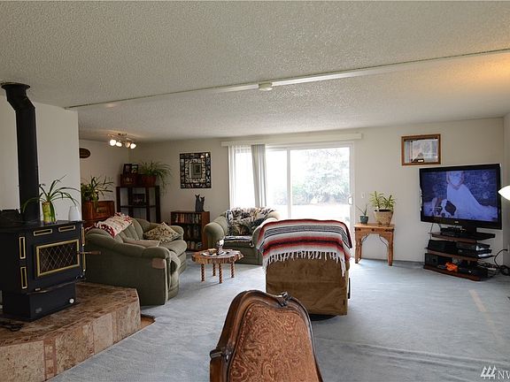 5th image of 3038 Arrow Pl NE