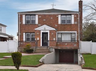 18450 Cambridge Rd, Jamaica, NY 11432