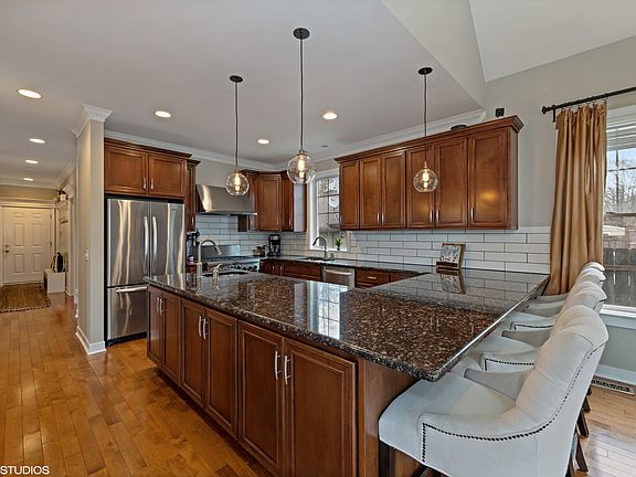 3rd image of 1537 Thornwood Dr