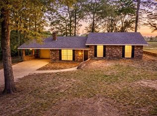8425 Fairway Dr, Pineville, LA 71360