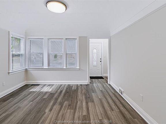 3rd image of 68 Tweedsmuir Ave E