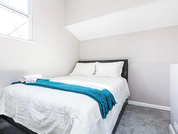 3rd image of 1707 S Newberry Ave #1