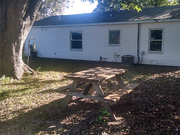 4th image of 811 Princeton Ave