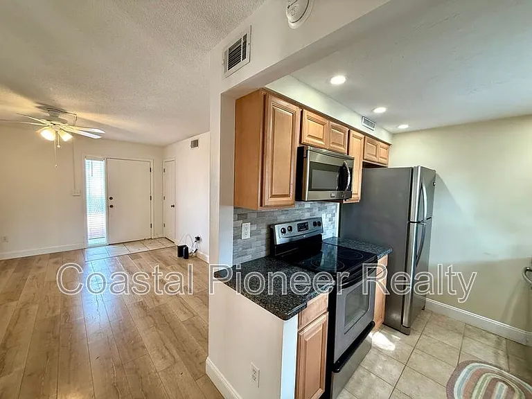 1960 Union St #41 — Photo 7