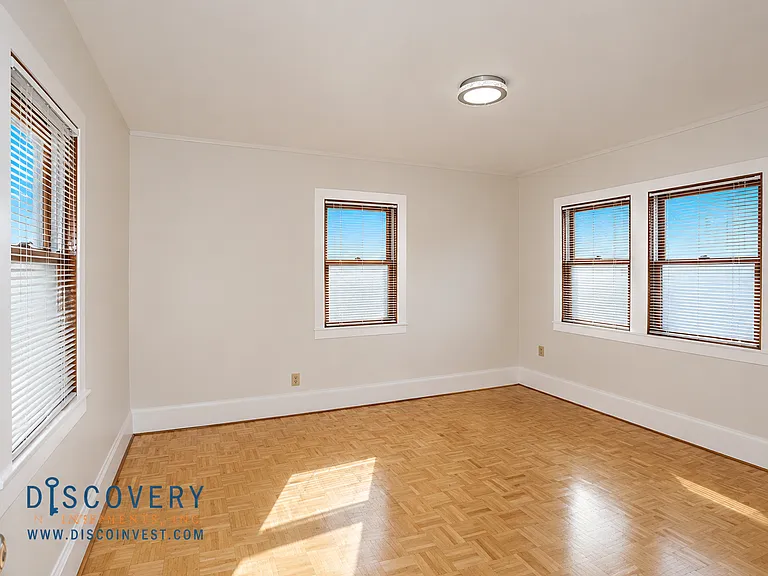 1122 Winsor Ave — Photo 27