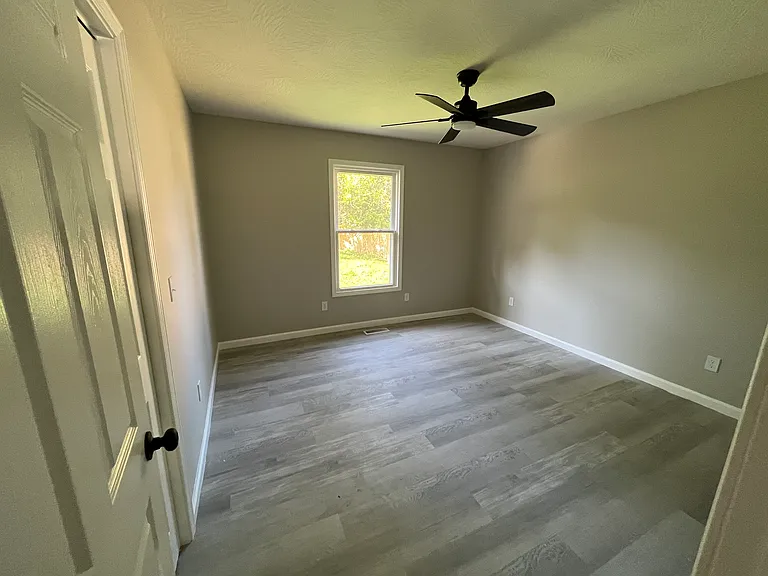 1367 E Woodgate St — Photo 17
