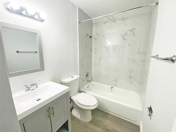 5th image of 4515 Treehouse Ln #23H