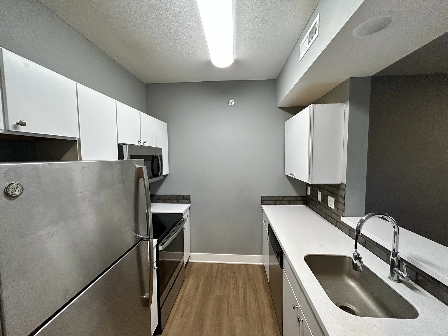 935 Michigan Street — Photo 3