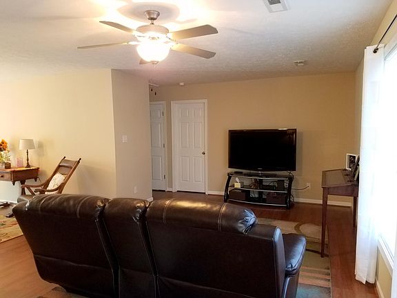 5th image of 115 Wade Ln