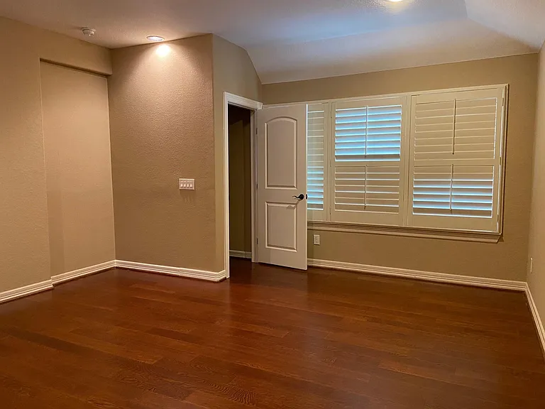 5014 Fairford Dr — Photo 34