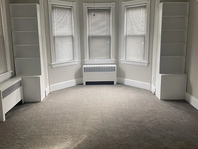 212 Bellevue Ave — Photo 4