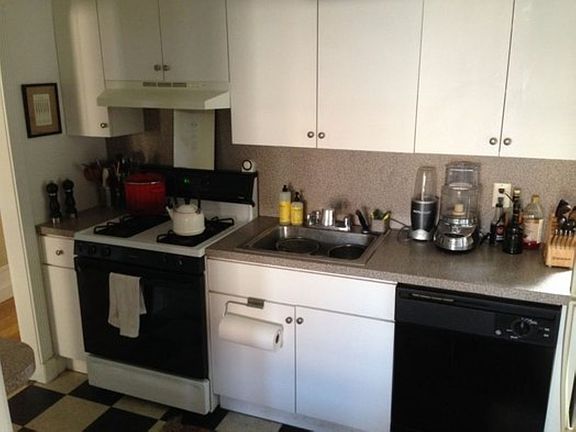 5th image of 98 N 7th St #1