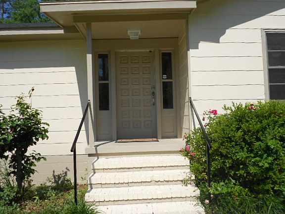 2nd image of 106 E Marion Dr