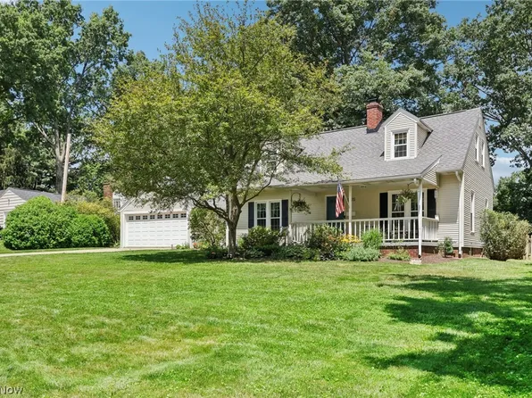 1975 Stabler Rd, Akron, OH 44313