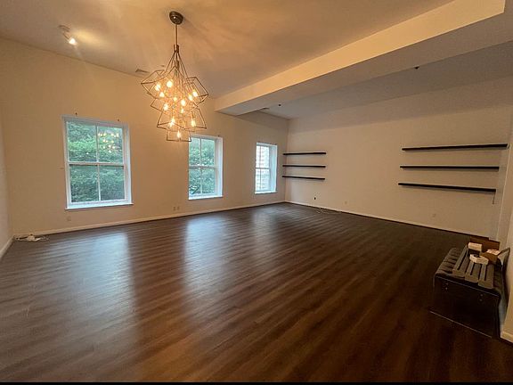 3rd image of 680 Broadway #3B