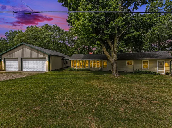 4028 England Dr, Shelbyville, MI 49344