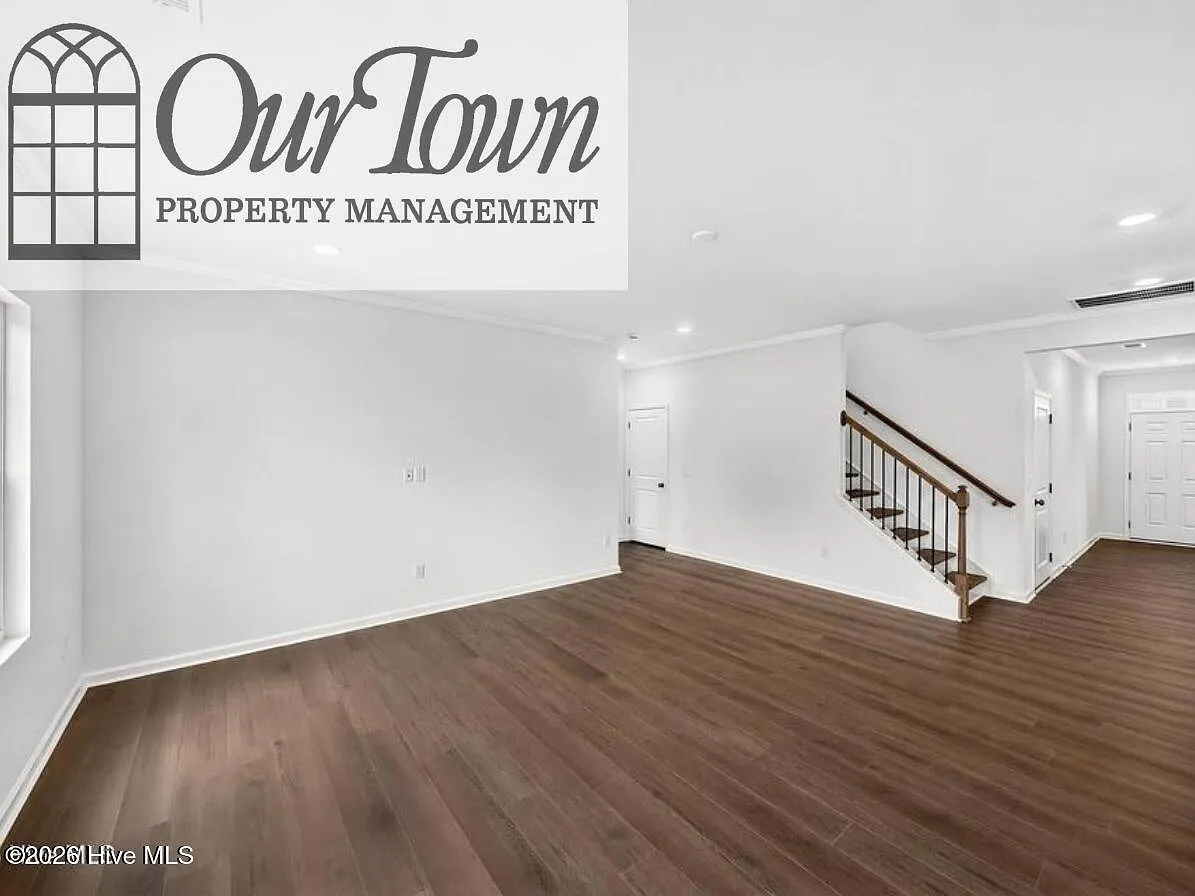 5 bed, 4.0 bath, 3000 sqft, $2,895 — Photo 4