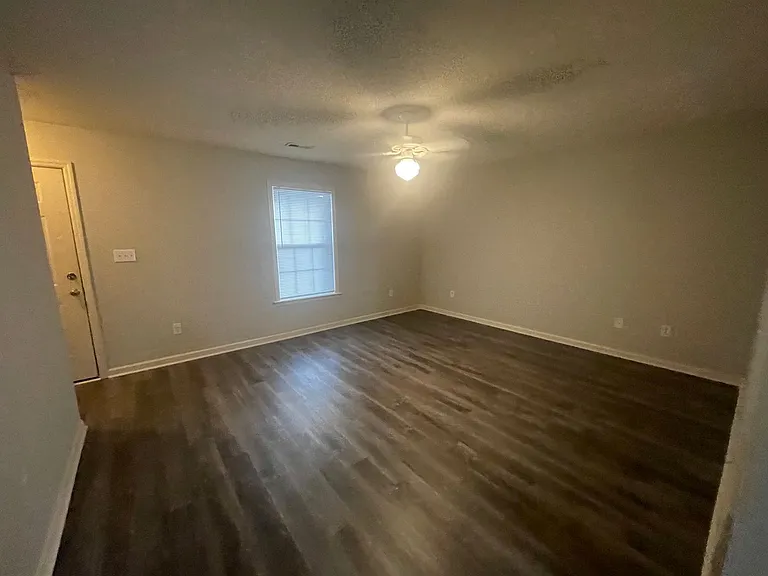 601 Main St — Photo 14